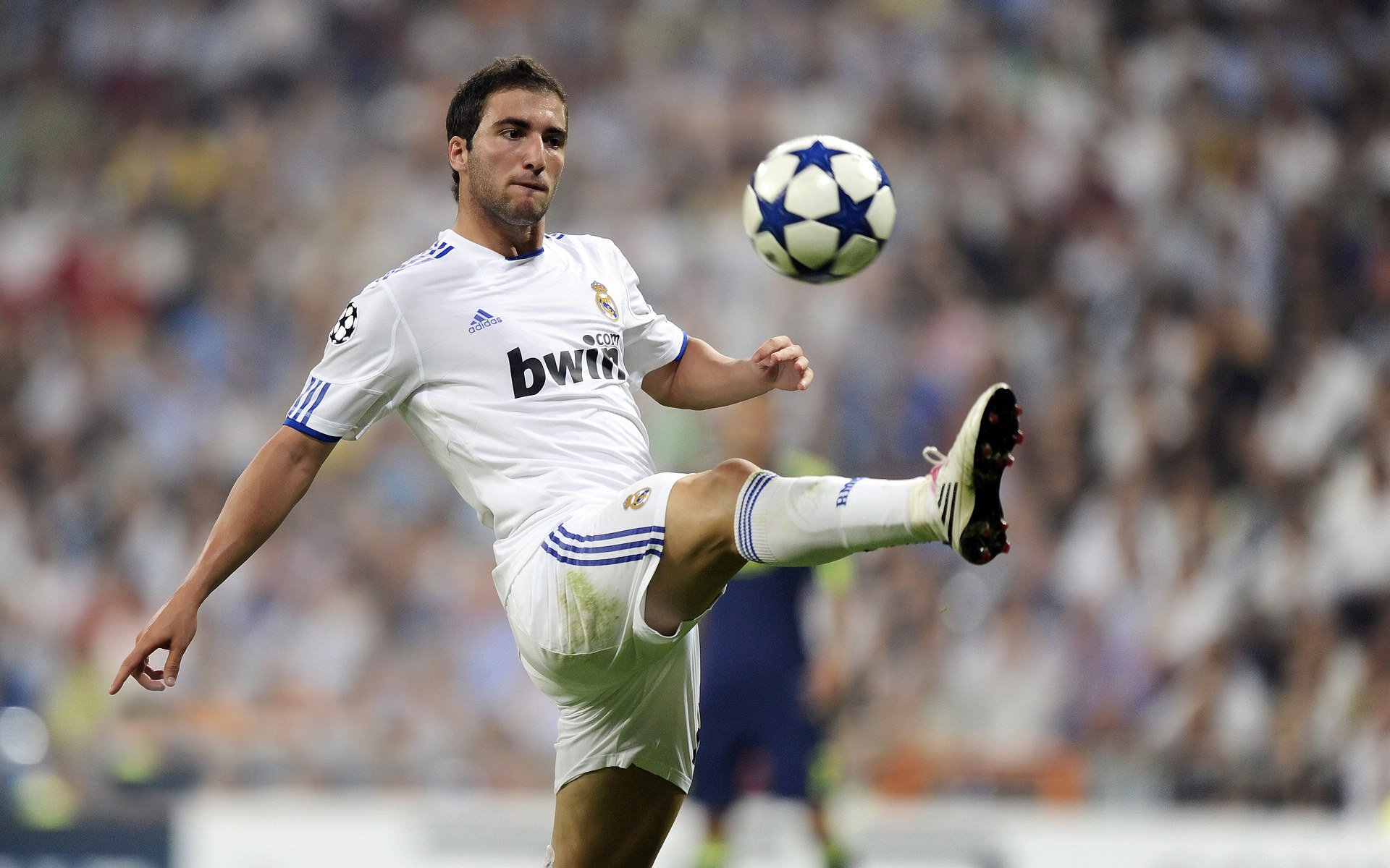 今夜国王杯焦点战!利雅得新月迎战洛杉矶快船,小胜或上演的简单介绍