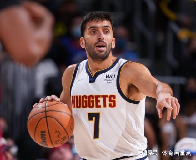  周琦赛后谦逊发言登热搜，巴塞罗那大胜丹佛掘金引发热议